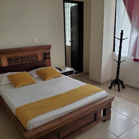 Hotel Cataluna Pereira Buitenkant foto
