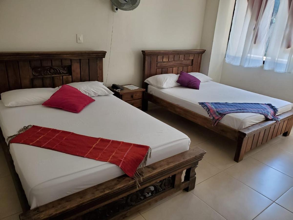 Hotel Cataluna Pereira Buitenkant foto