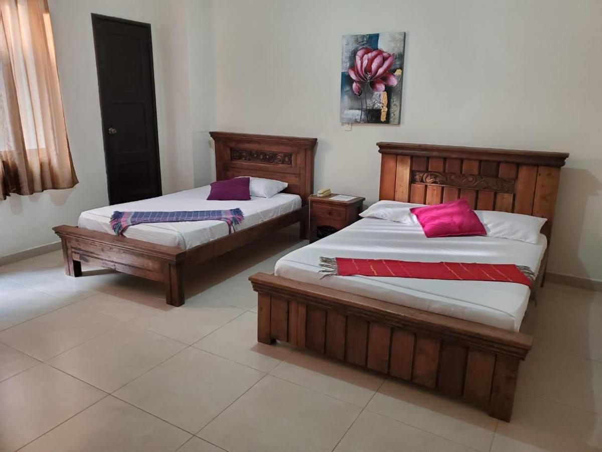 Hotel Cataluna Pereira Buitenkant foto