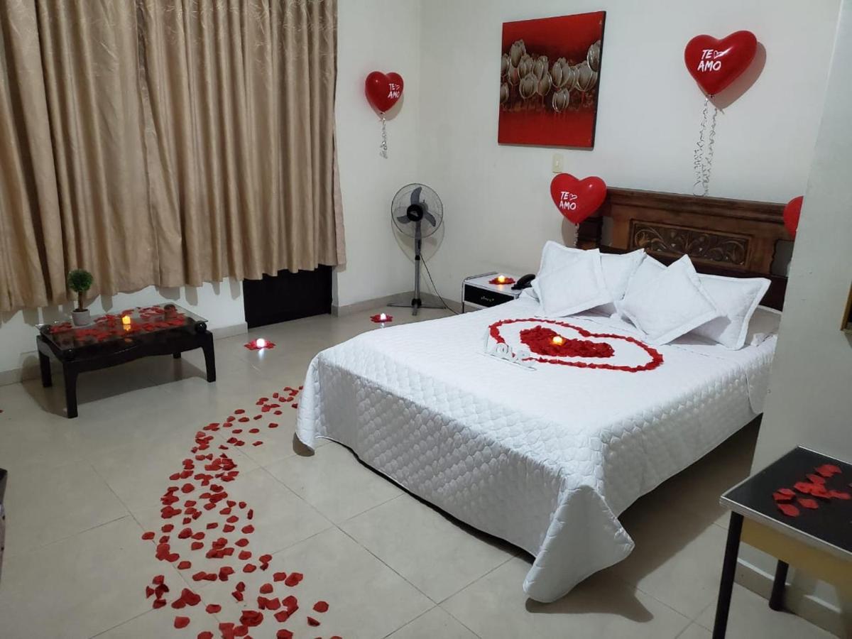 Hotel Cataluna Pereira Buitenkant foto