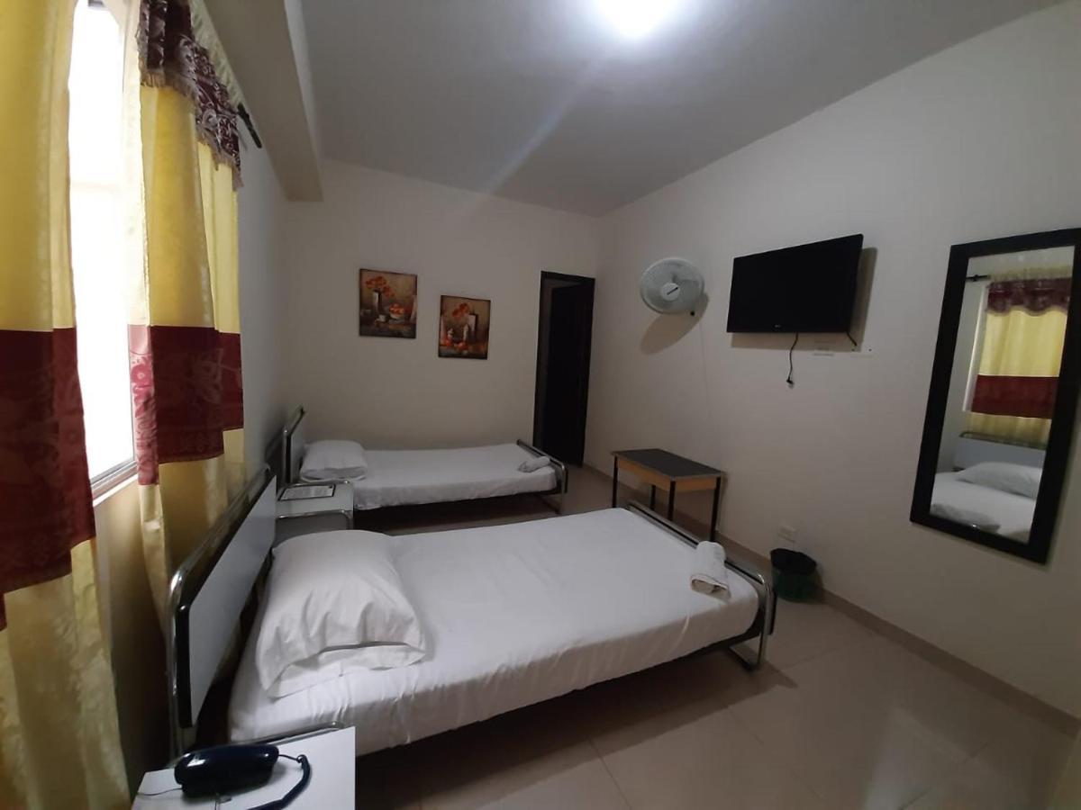 Hotel Cataluna Pereira Buitenkant foto